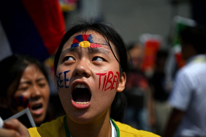 중국규탄 시위중인 티베트인
