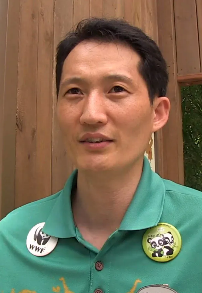 푸바오와 할부지 - 송영관 사육사