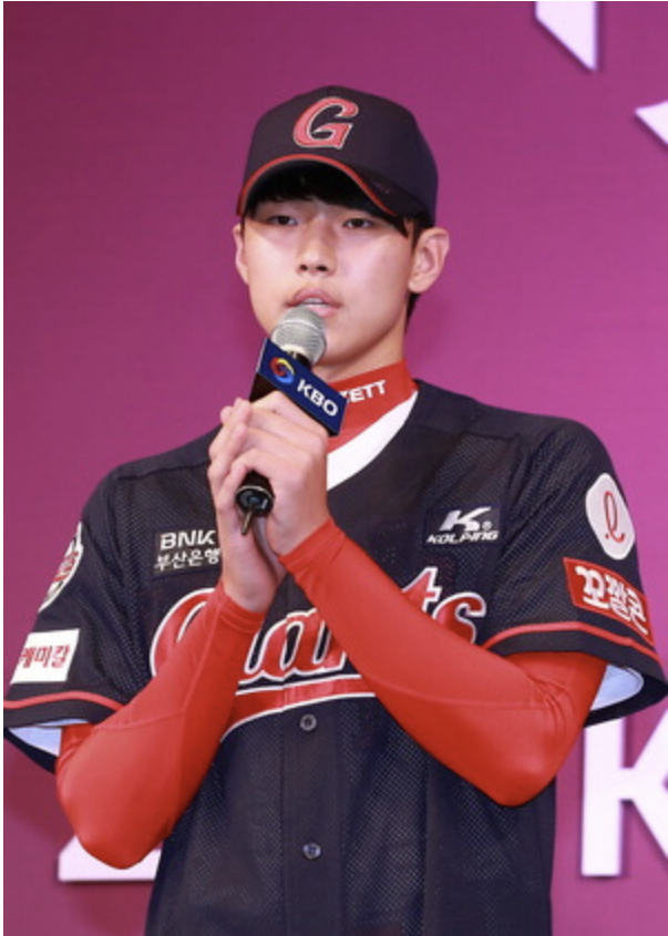 롯데 홍민기 선발 데뷔전