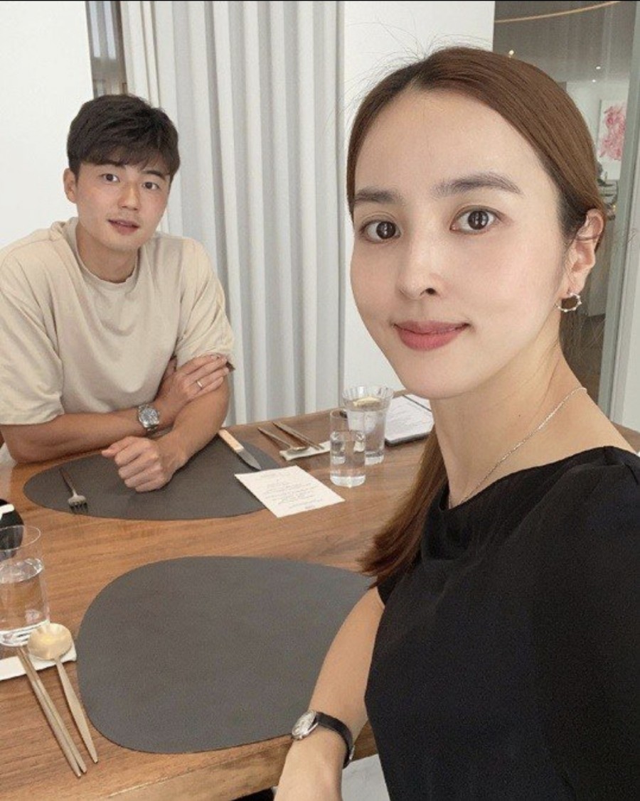 편지 감동 딸 너무 귀여워 ^^ 배우 한혜진 기성연 결혼 8주년 꽃바구니 5