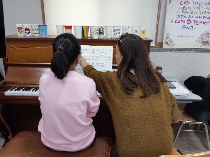  루카스매거진 1차 기부 : 탈북 문학소녀 성희의 꿈을 응원하며