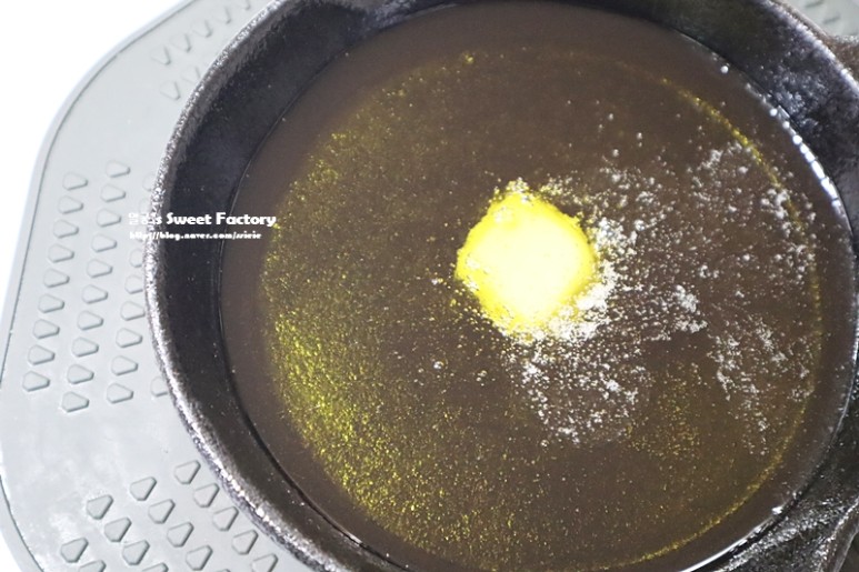 새우 감바스를 만드는 방법은 감바스 알 아질요 새우이다. 18