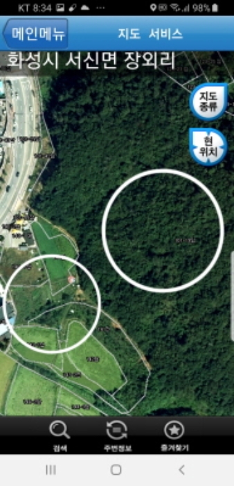 수원지방법원2022타경5337 항공사진(작은 원 표시 경계부분에 정원수로 보이는 나무 식재)