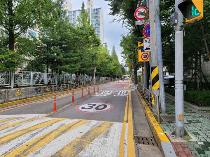후정공원 입구1