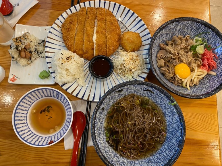 오니기리와이규동 이미지