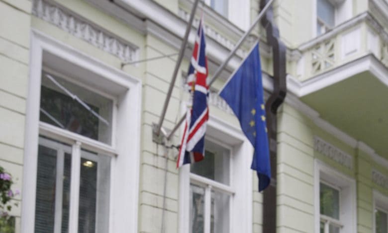 러-우크라이나 정말 전쟁 나나..미영도 대사관 철수 시작 VIDEO: UK to withdraw some staff from embassy in Ukraine due to threat from Russia