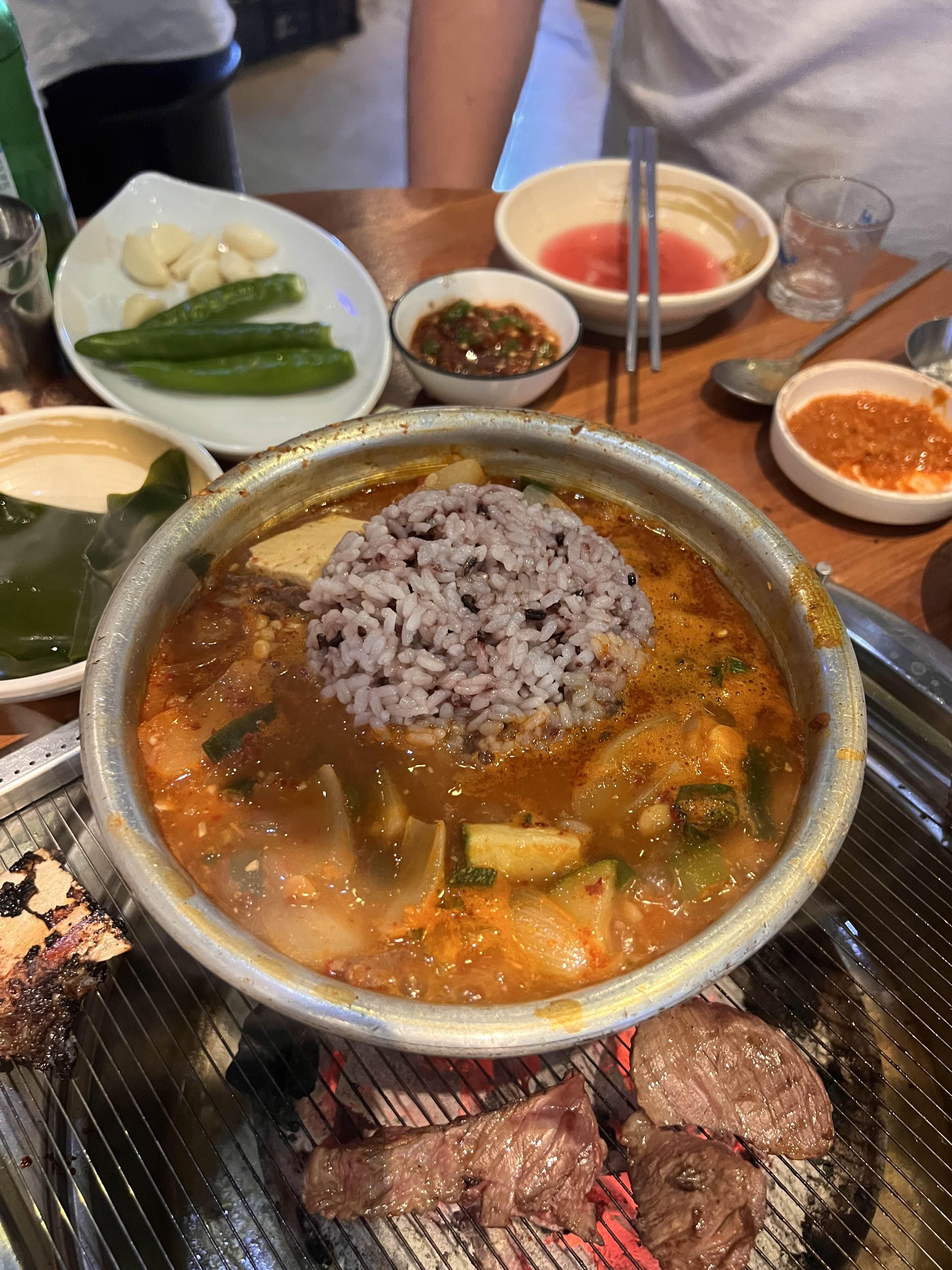 된장찌개에는 밥을 말아서 된찌밥으로