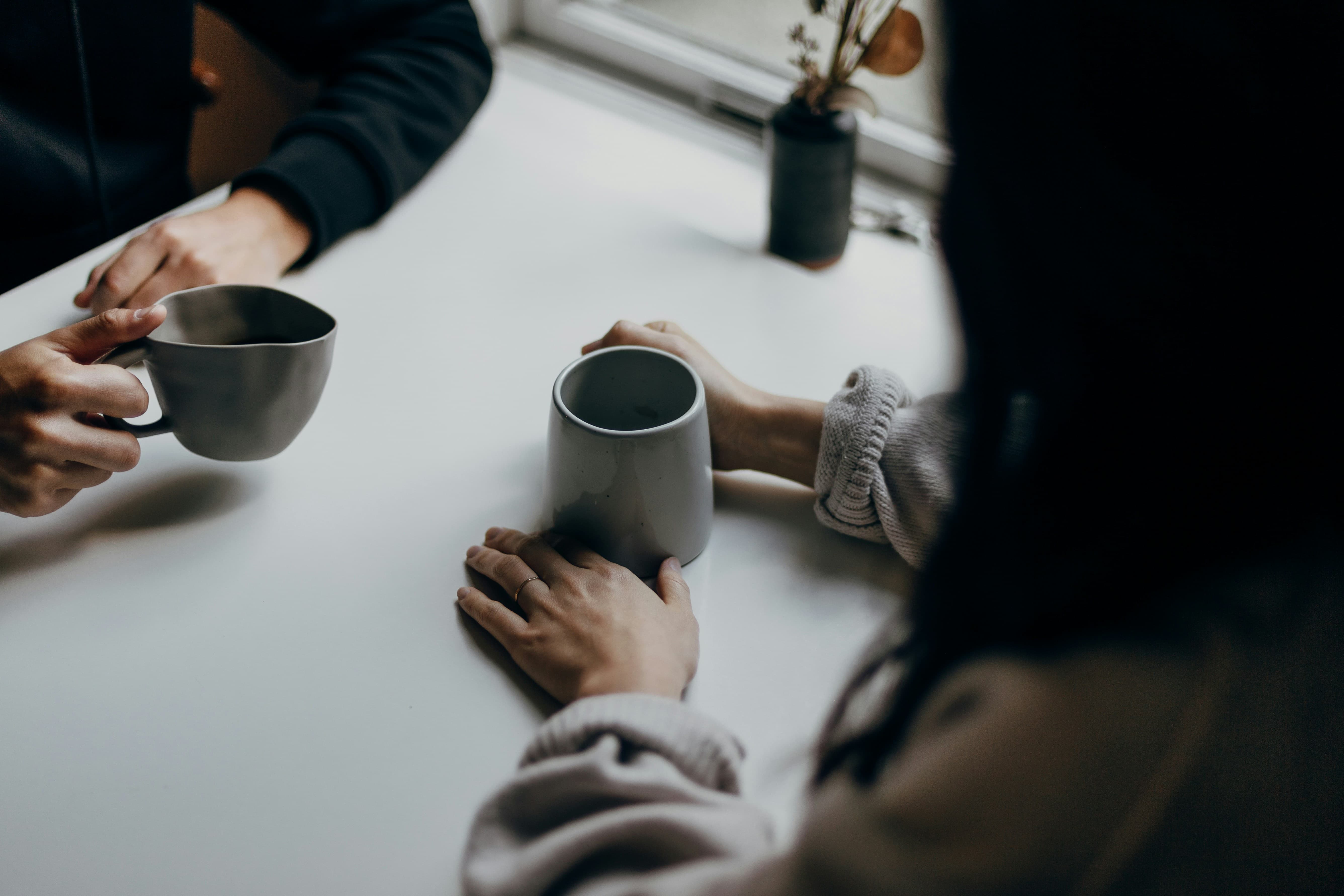 사망자의 카카오톡, 가족이 읽을 수 있을까? – 디지털 메신저 접근의 법과 현실