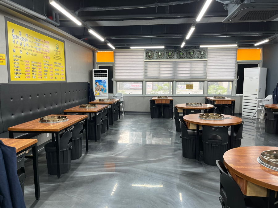 보람동 5.5닭갈비 홀 내부 모습1