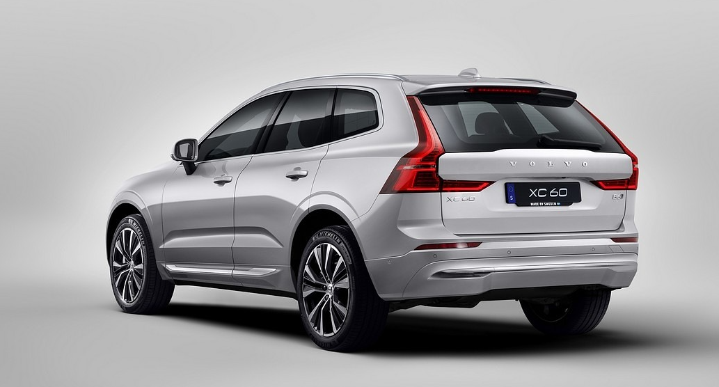 볼보 XC60 후면 디자인