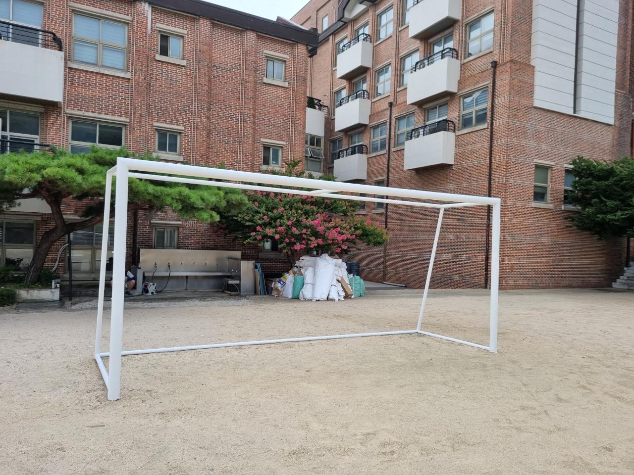  [날개스포츠] 서울명지초등학교 축구골대 도색 작업