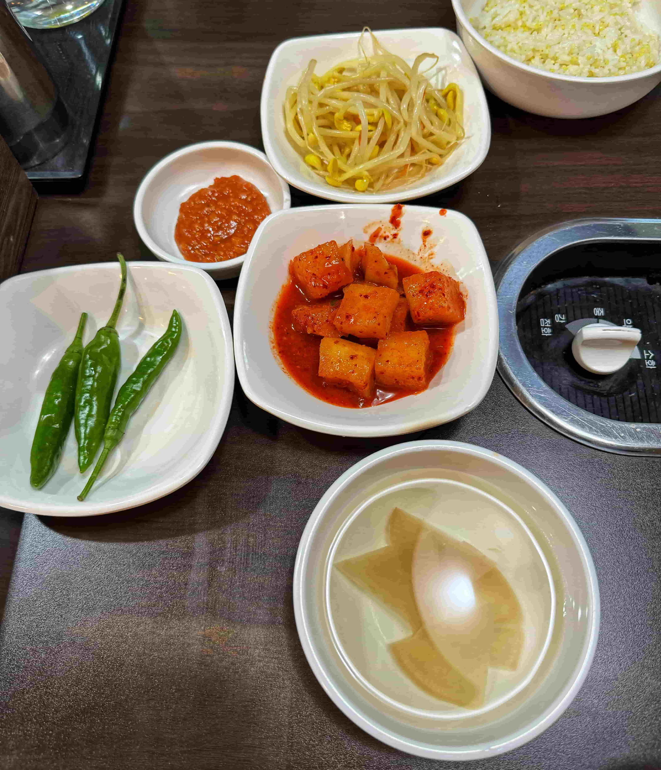 일산 킨텍스 맛집 &#39;의정부부대찌개&#39; 기본 반찬 사진