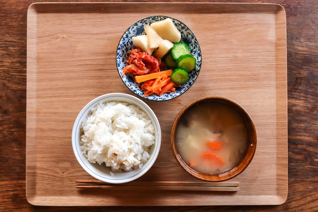 '밥' (rice)