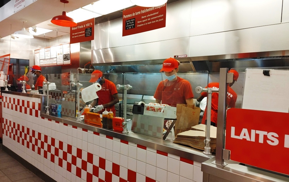  파이브가이즈(FIVE GUYS) :: 돌아서면 또 먹고싶은 미국식 버거 가게