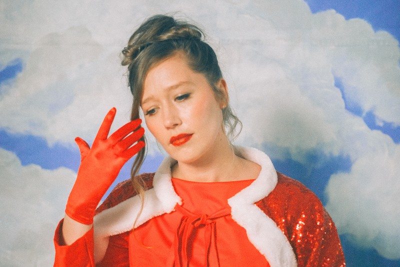  Julia Jacklin, 새 크리스마스 노래 'baby jesus is nobody's baby now'