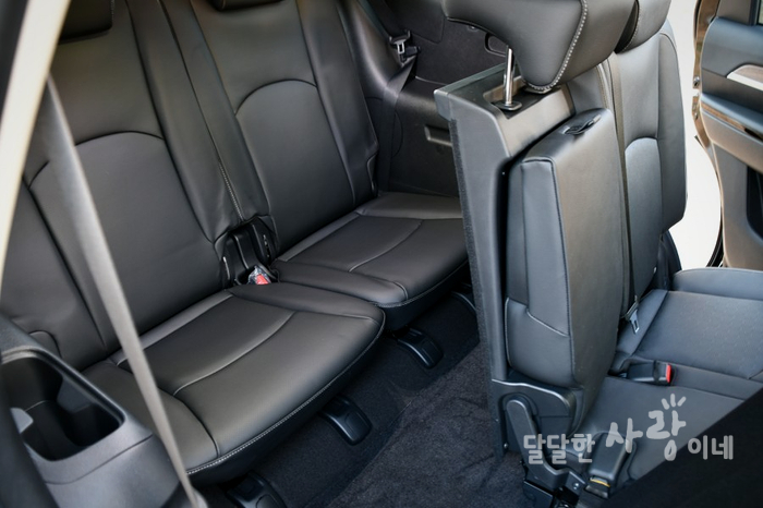 Majave the Master Platinum 7인승 실내가 압도적입니다. 24