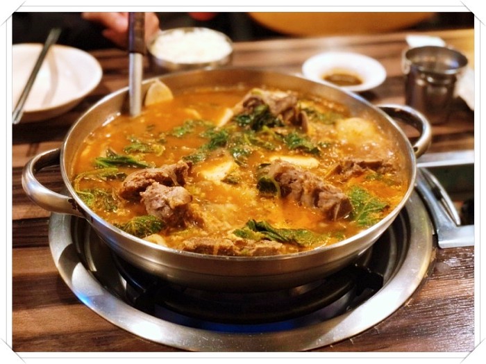  생생정보 감자탕 감자국 1958년부터 3대째 노포 성북구 성신여대 맛집 식당 연락처 위치 찾아가는 방법