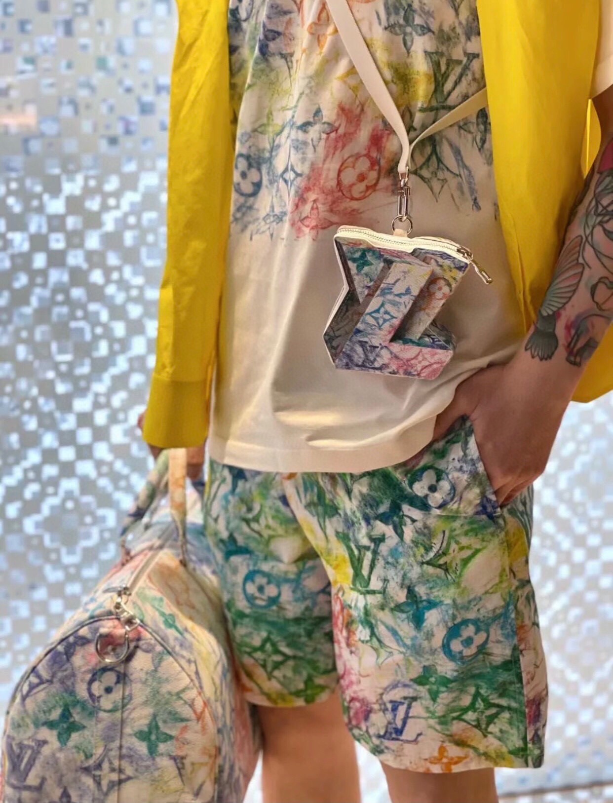  [LOUIS VUITTON] 루이비통 프론트 파스텔 모노그램 반팔 티셔츠 1A8GUS