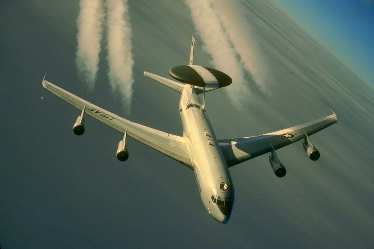 미 공군의 AWACS 항공기