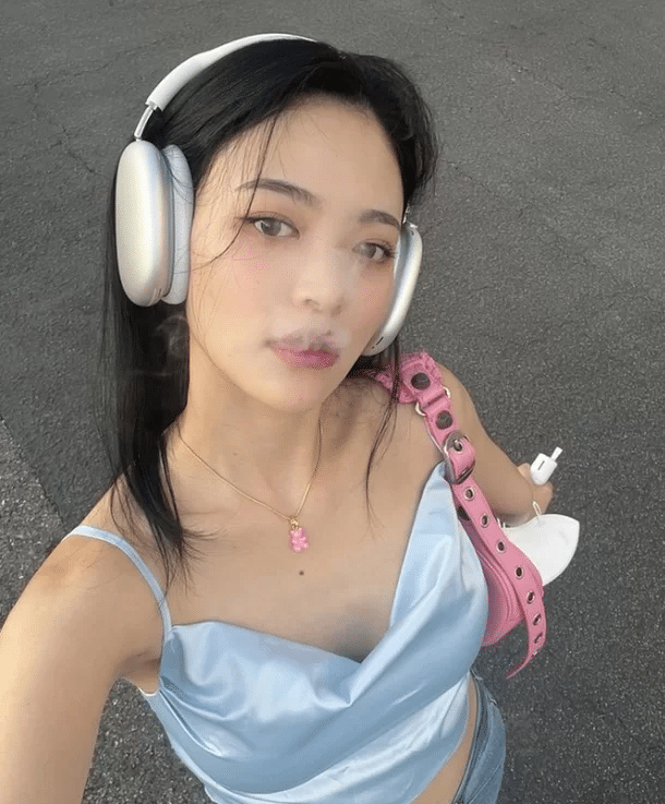  다이아 출신 솜이, 흡연 셀카…담배 지적한 팬에 "피우든 말든"