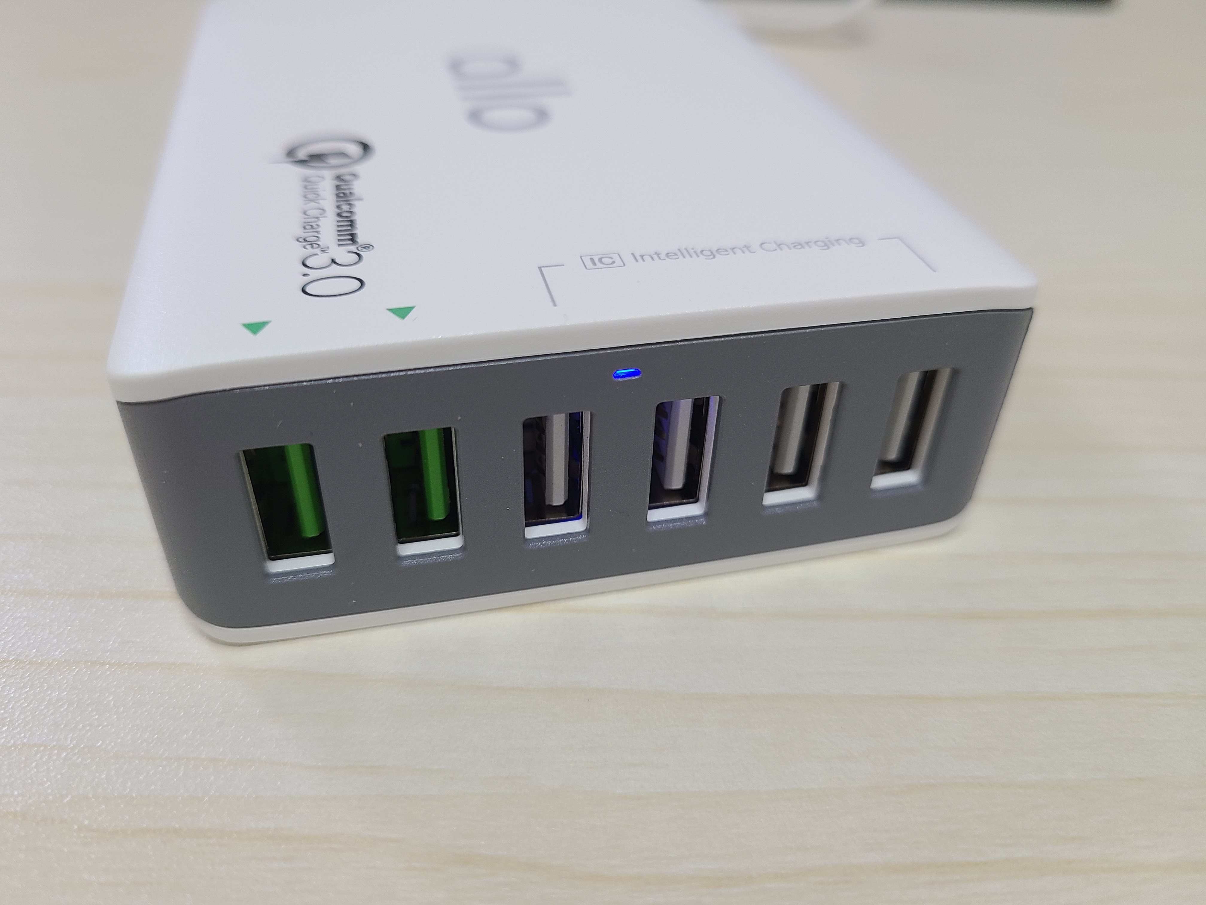  알로 6포트 USB 퀵차지 멀티충전기 UC601QC30 사용 후기