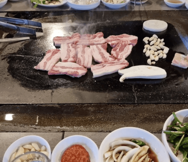 생방송_오늘저녁_출연한_칠곡_돌판_삼겹살