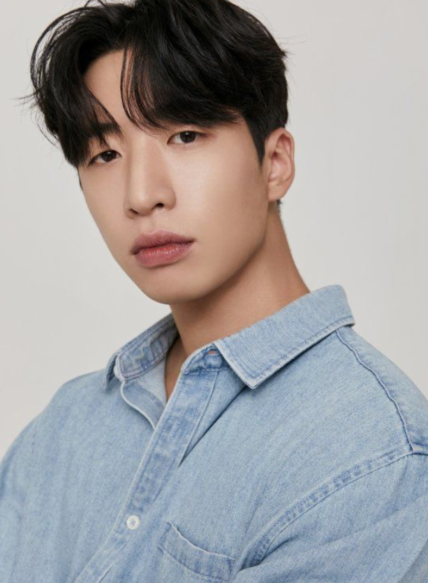 배우 유수빈