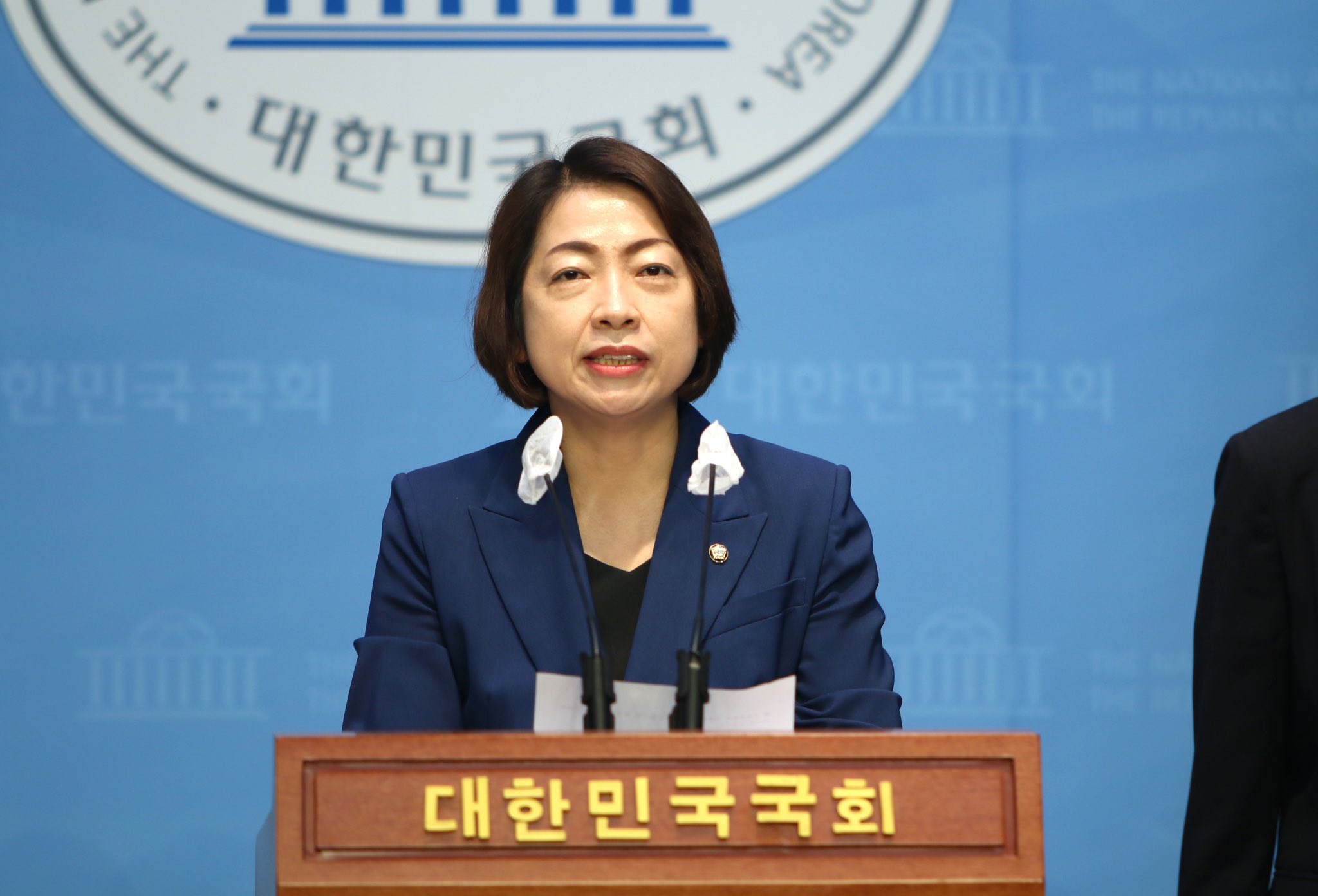 JungaHwangSpace-1809810055493218564-1.jpg
