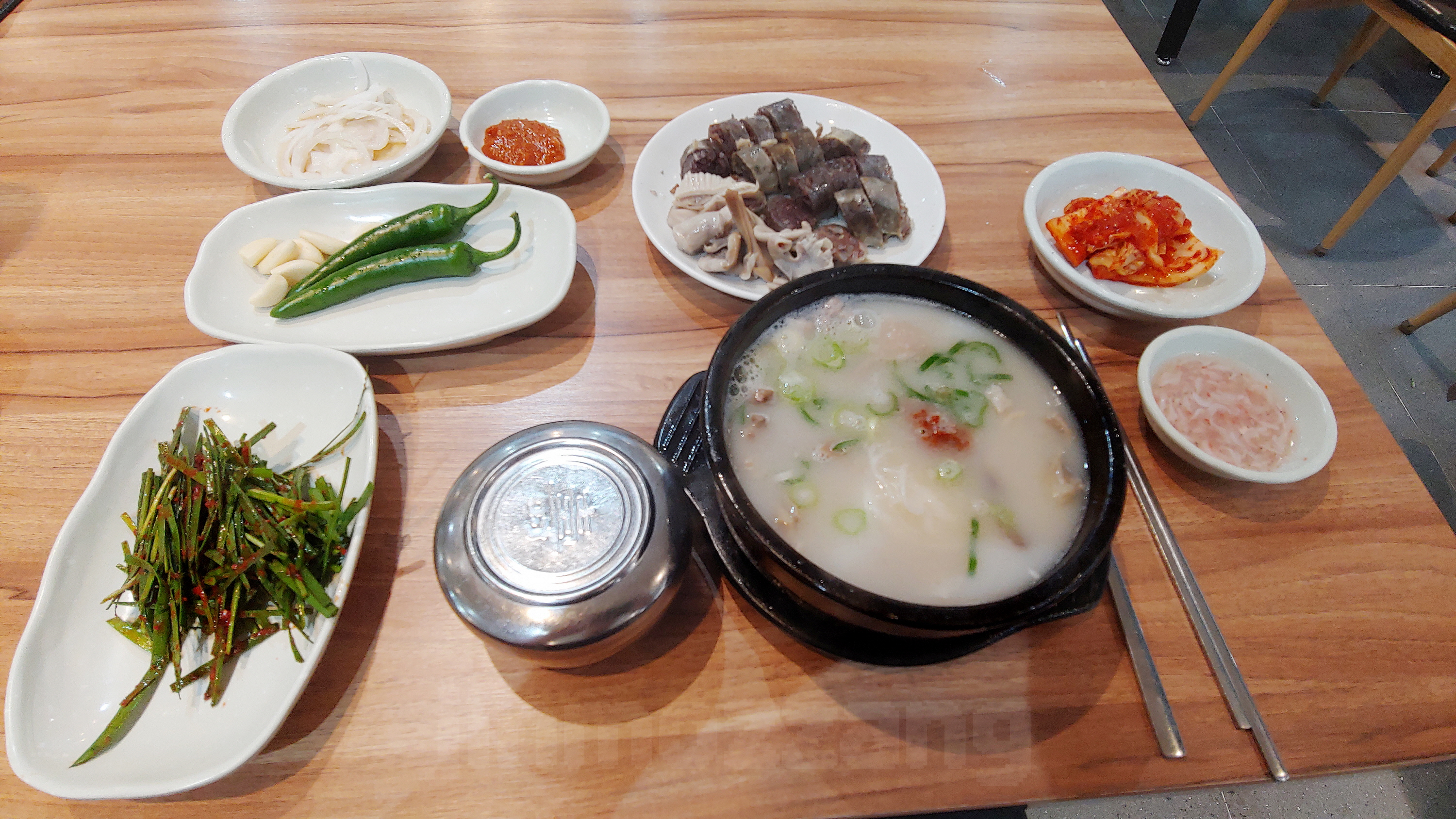 쌍둥이 돼지국밥 이미지