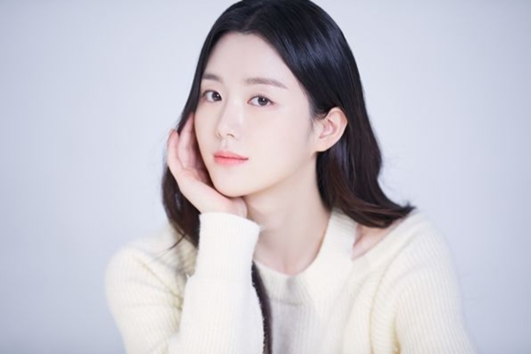  백서이, 새 프로필 사진 공개...뽀얀 피부에 청초함 '뿜뿜'