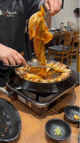  연산동삼겹살 푸짐한 무쇠삼겹살 '고기 한마당'