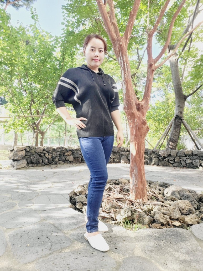 트레이닝 스타일이 살아나는 40대 여성의류 쇼핑몰 알로하 플리츠 21