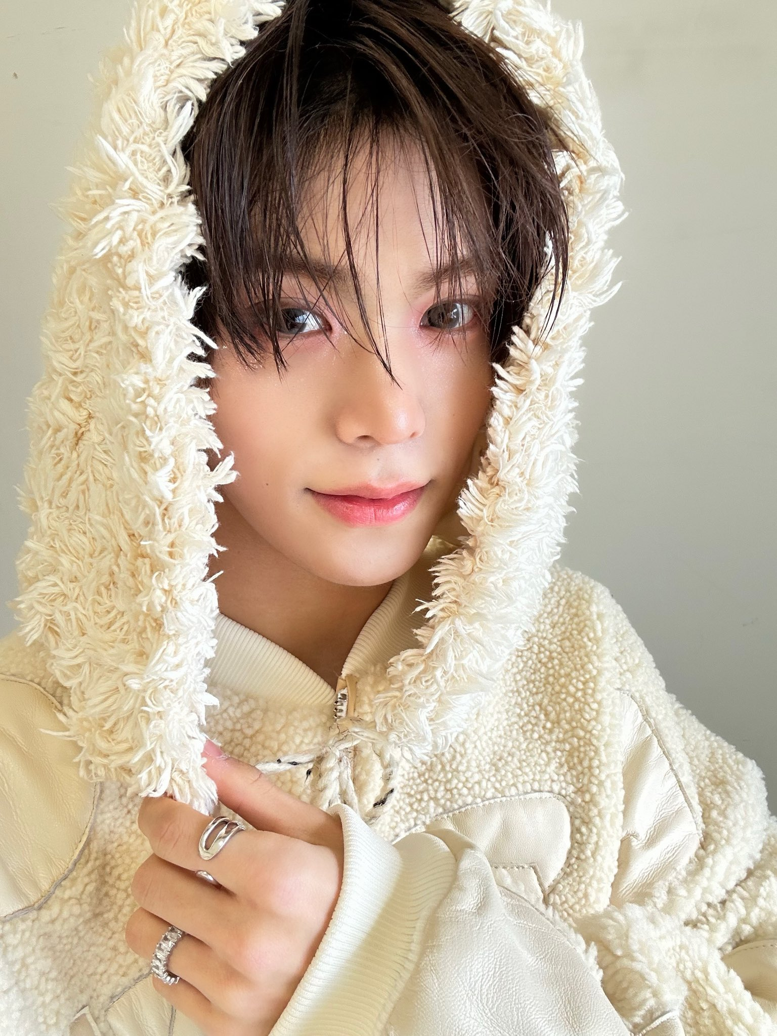 멤버들마다 비주얼 개성이 뚜렷한 아이돌...jpg | 인스티즈