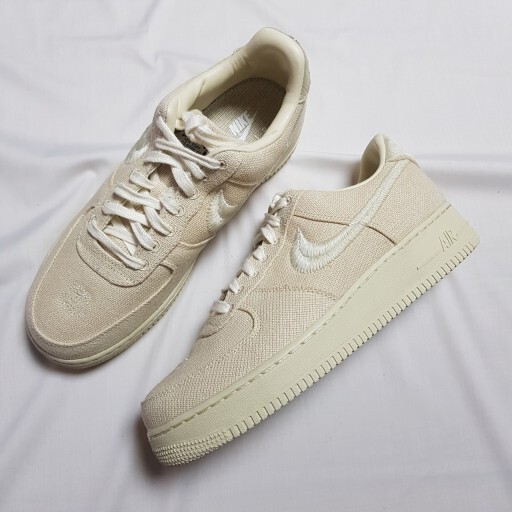  - '에어포스 시대 네번째' 나이키 x 스투시 에어포스 1 로우 파슬 [Nike x Stussy Air Force 1 Low Fossil]