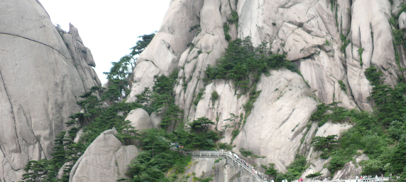 하산의 길은 멀고