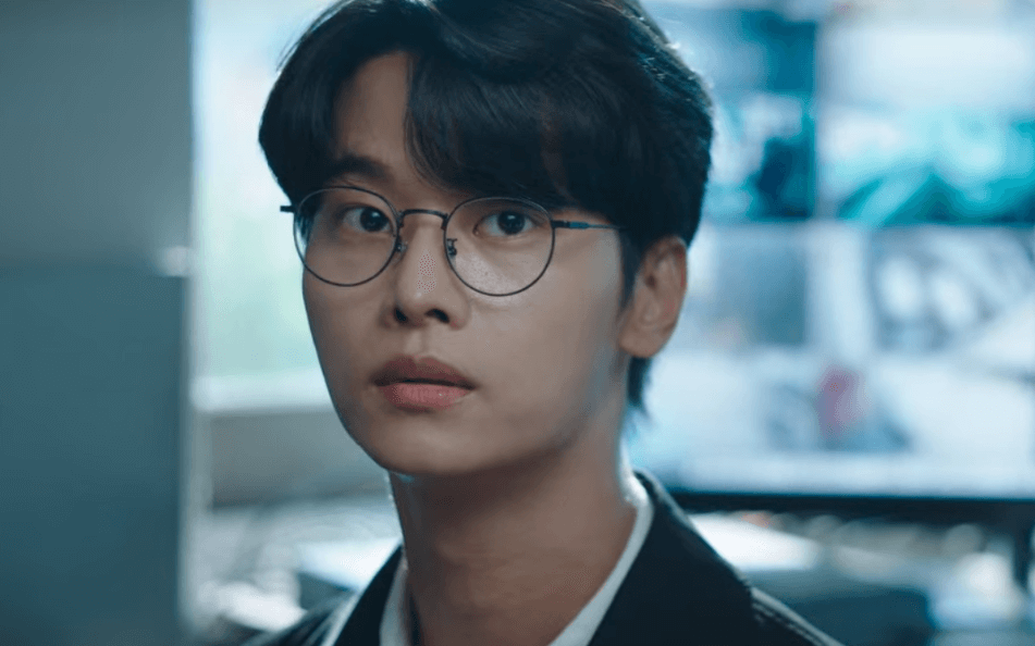 정면을-보고-있는-우학
