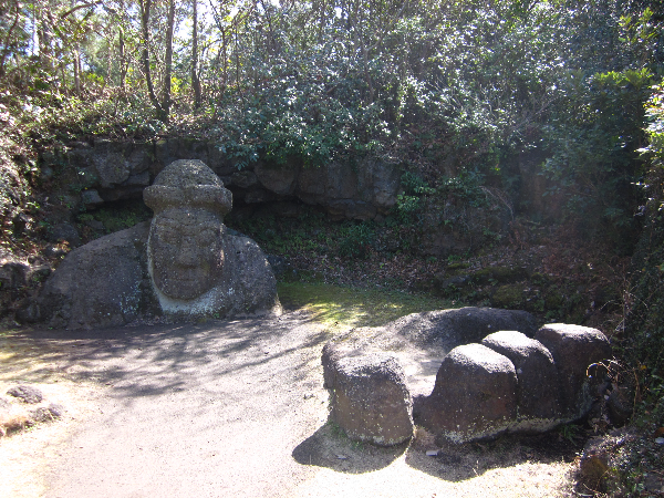 손바닥 벌린 돌하르방