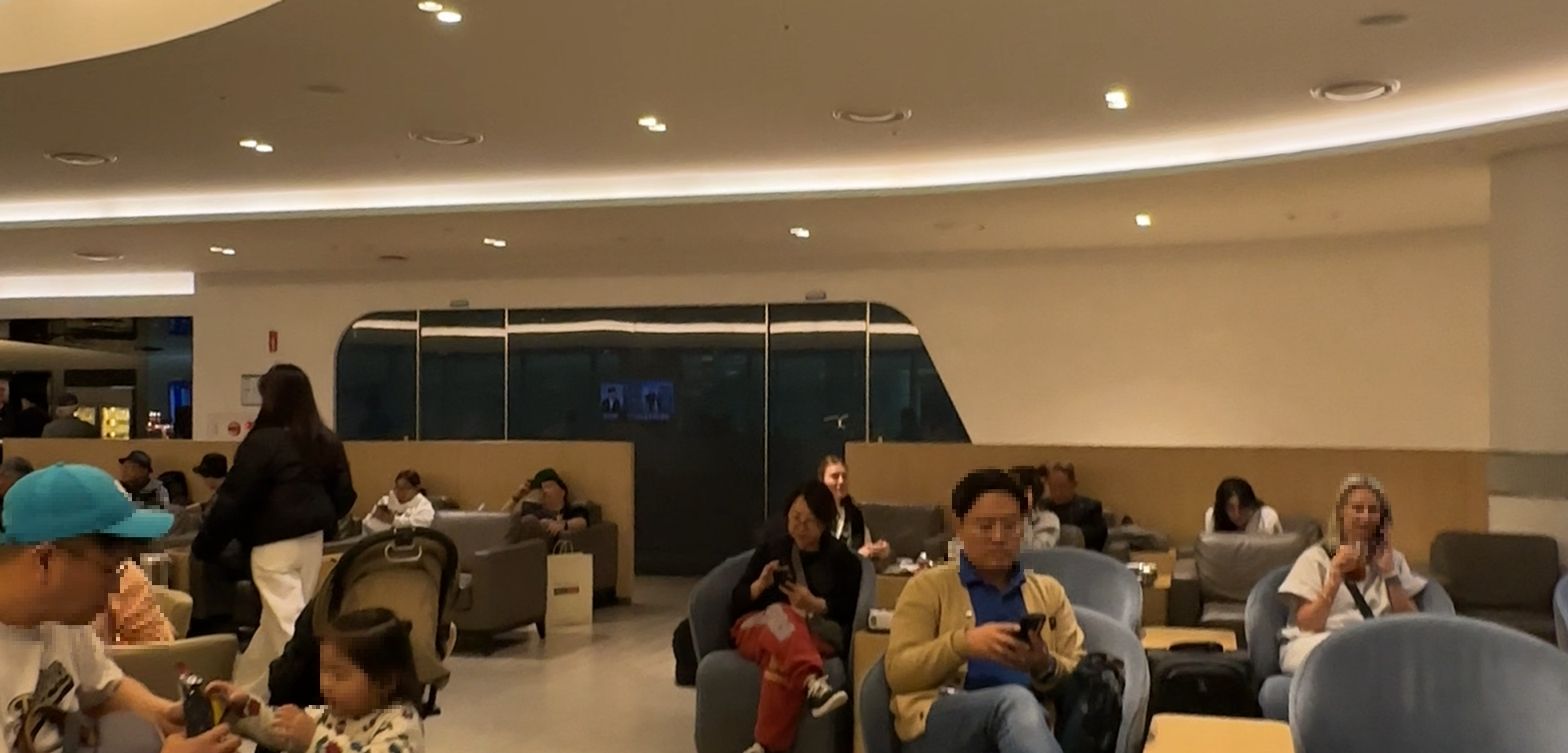 대한항공-B787-10-인천-삿포로-KE765-이코노미석-탑승기-프레스티지-라운지