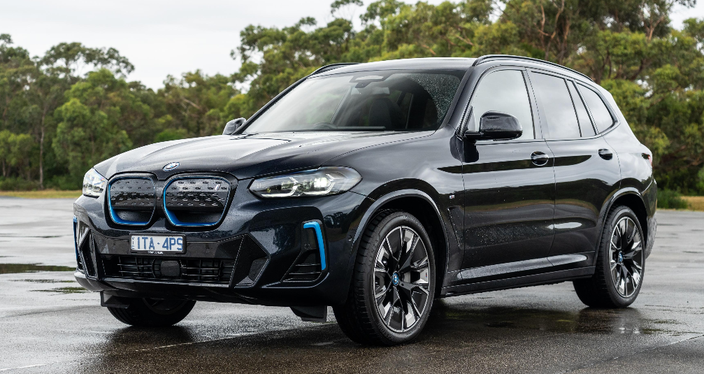 전기차 BMW IX3의 등장