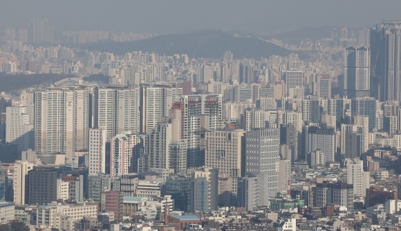  잇단 규제완화에 아파트 분양전망 ‘봄바람’…서울 큰폭 상승
