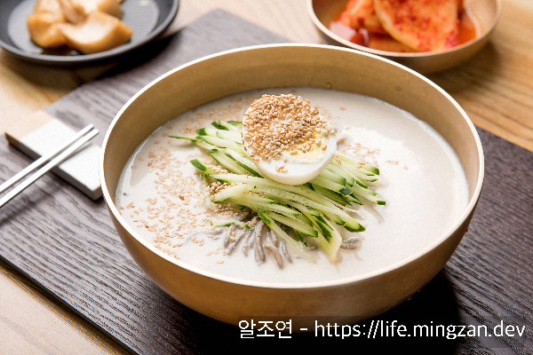 여름철 점심 식사로 많이 찾는다는 콩국수