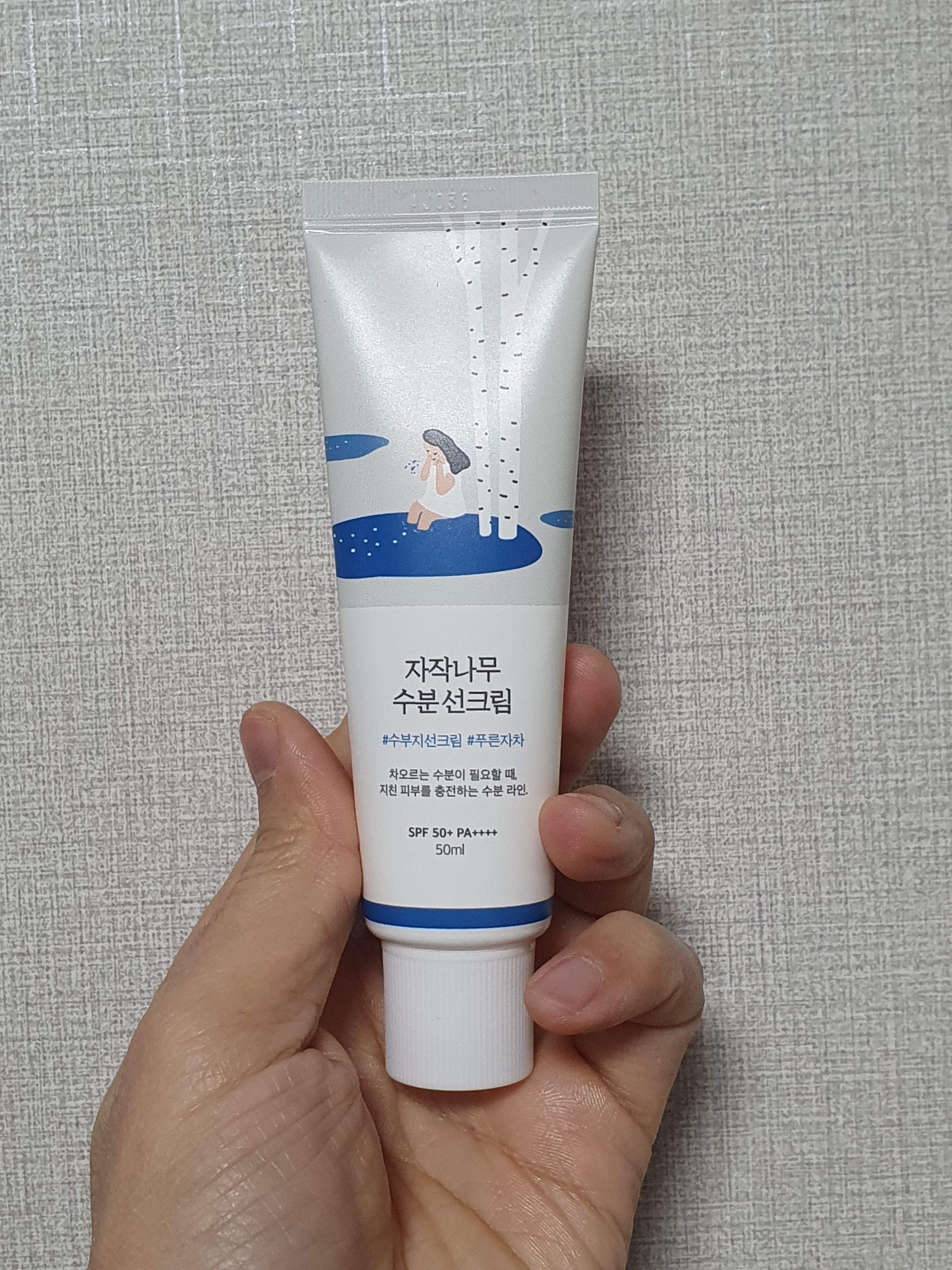  [솔직후기]  라운드랩 자작나무 수분 선크림 / 남자 선크림 선물 / 기름기 적은 썬크림
