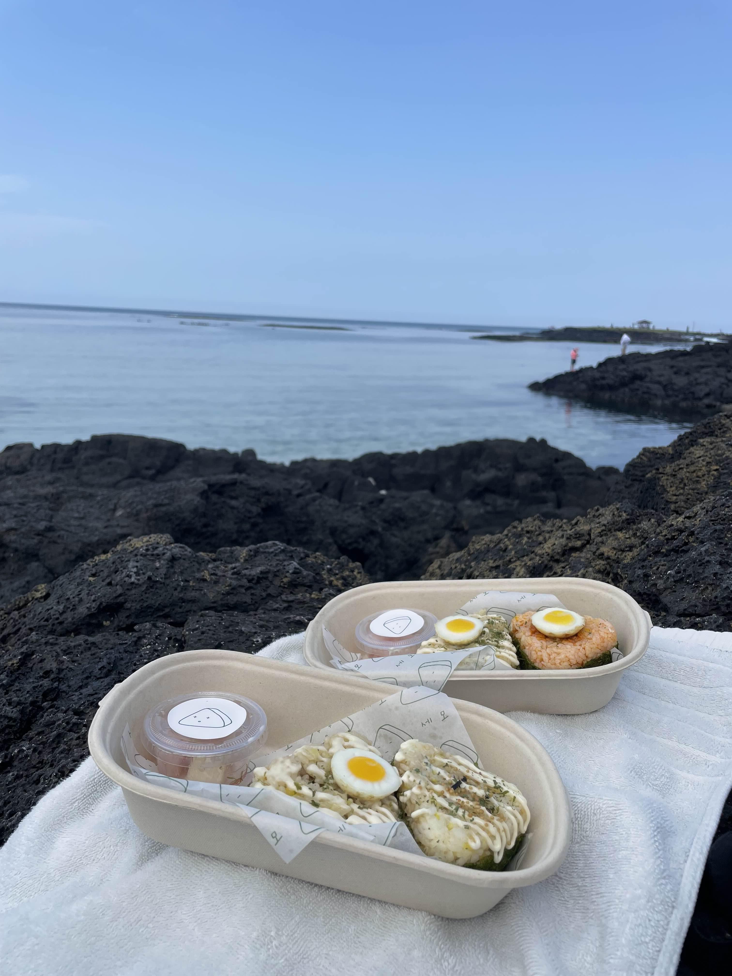  [제주도5박6일여행] “해녀촌”에서 회국수 먹고 “세모”에서 삼각김밥 싸서 “코난해변가서 수영!!! 아주 프라이빗했던 코난비치!!