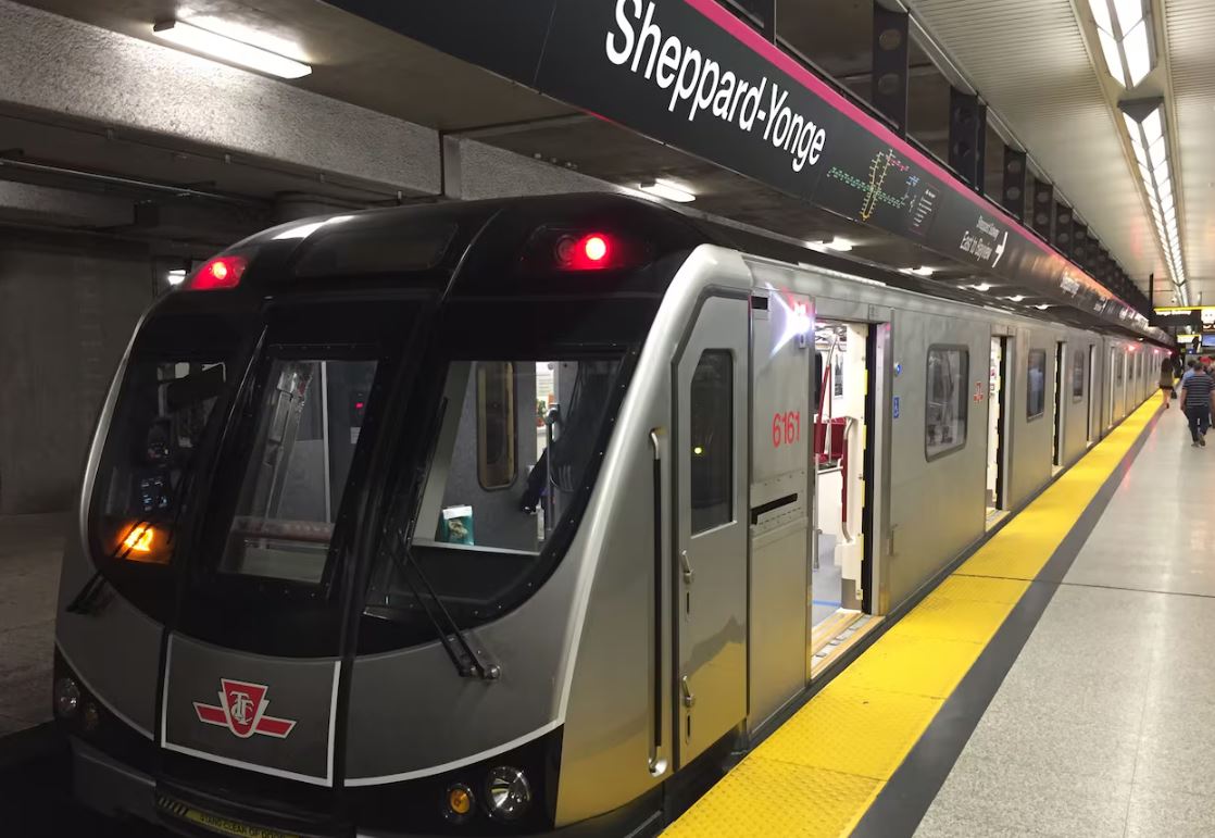 TTC Toronto Rocket Train Ride (토론토 전철)