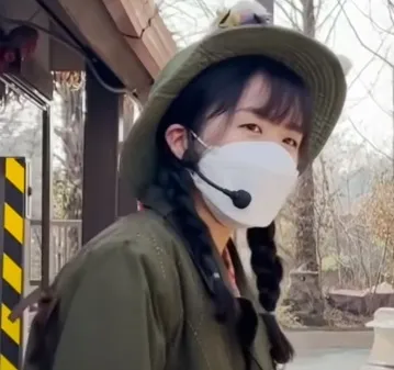 에버랜드에서 마스크를 착용하고 근무중인 소울리스좌