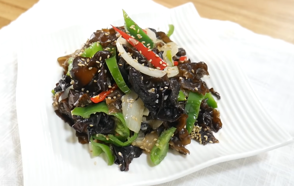 목이버섯 볶음