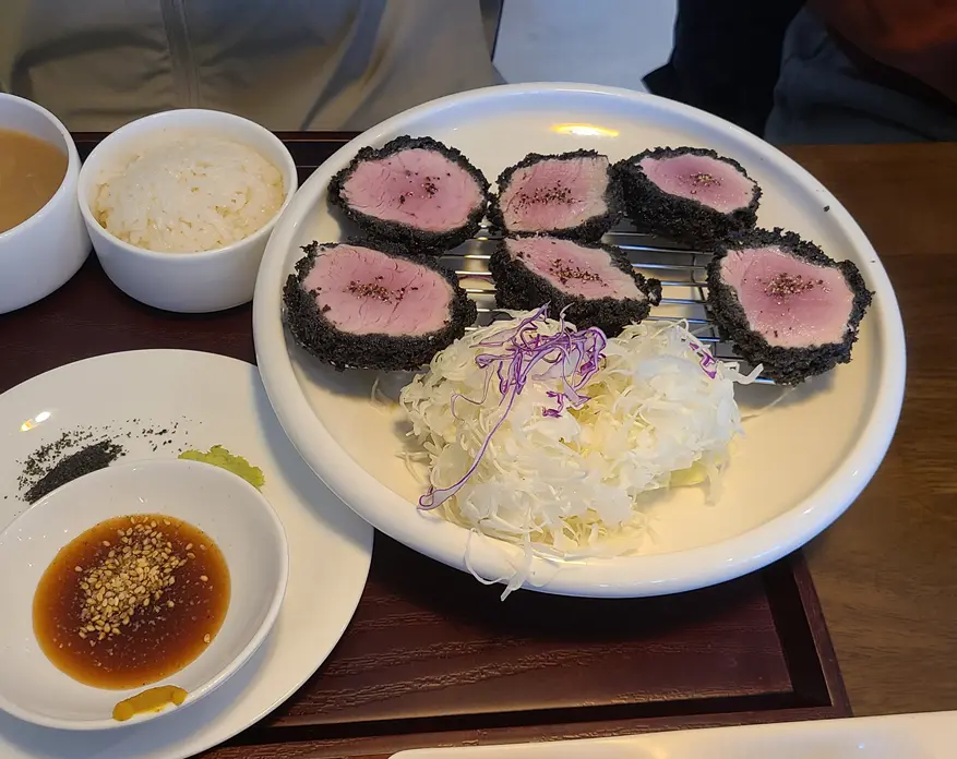 블랙히레정식