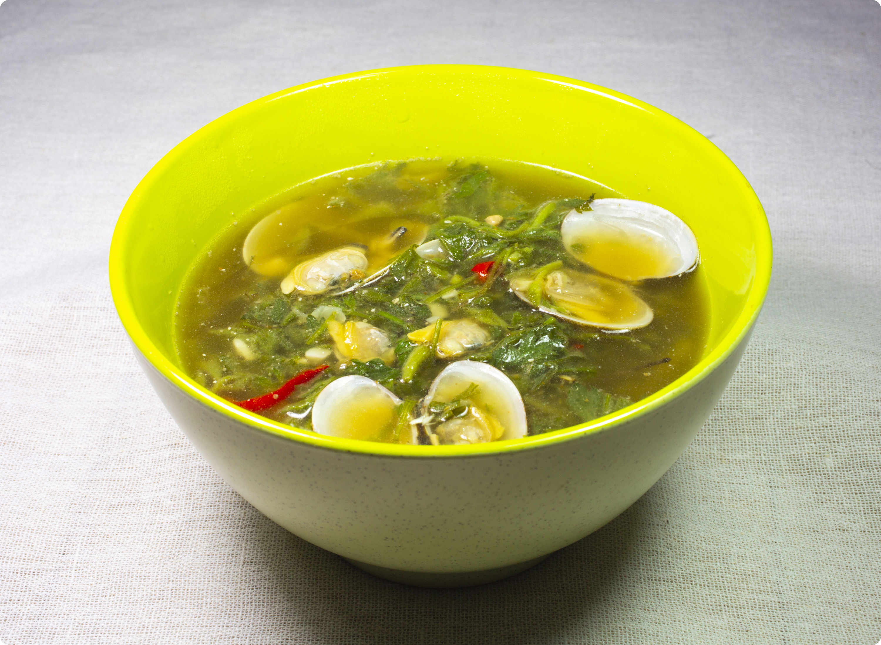 조개로 끓인 맛있는 쑥국, 쑥국