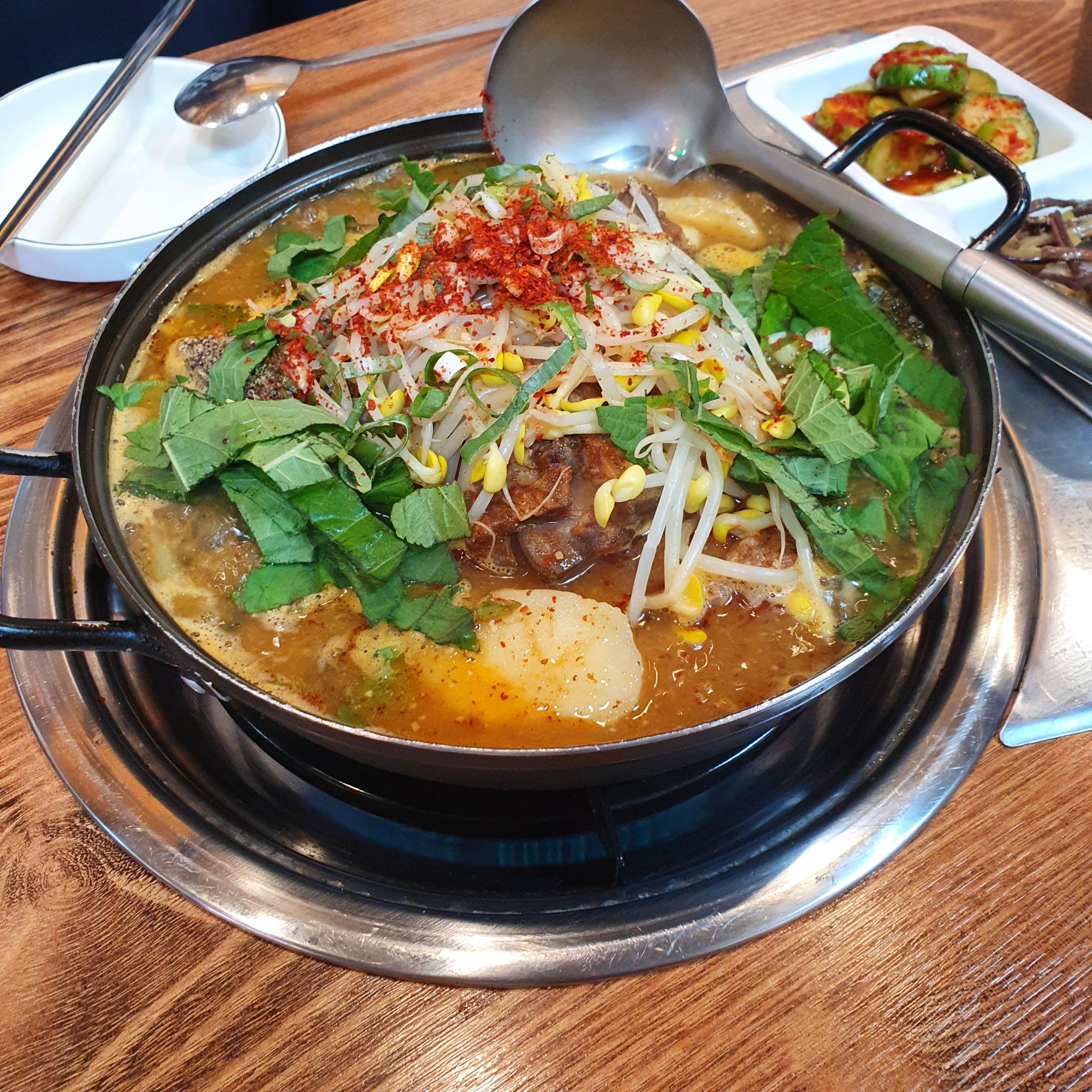  잠실역 시그니엘 숙박 후 점심, 뼈 해장국과 감자탕으로 유명한 로컬맛집  - 예솔 감자탕 솔직후기