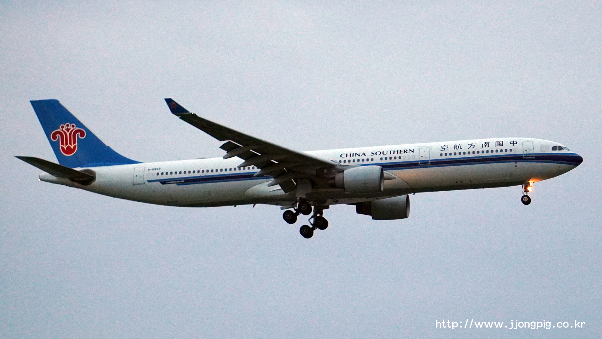 China Southern Airlines B-5959 Airbus A330-300